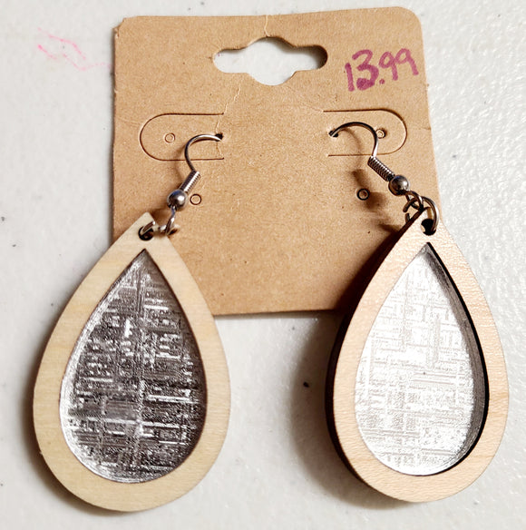 wood shiny earrings
